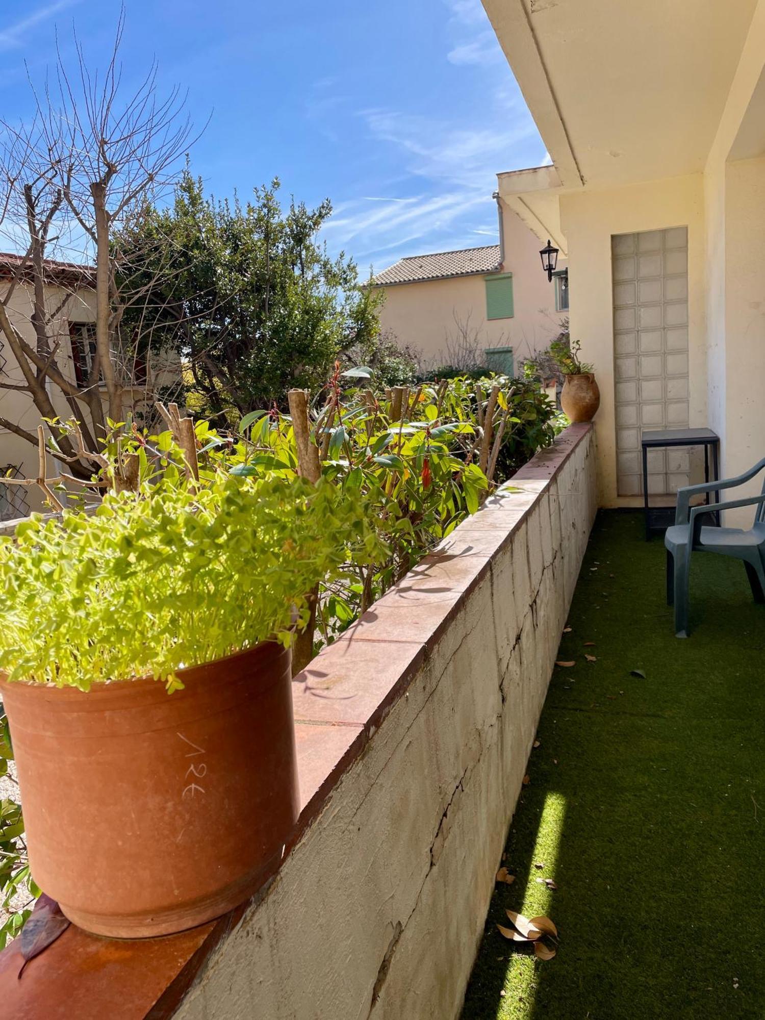 Au Coeur Et Au Calme De Bandol, Parking Et Climatisation Apartment Luaran gambar