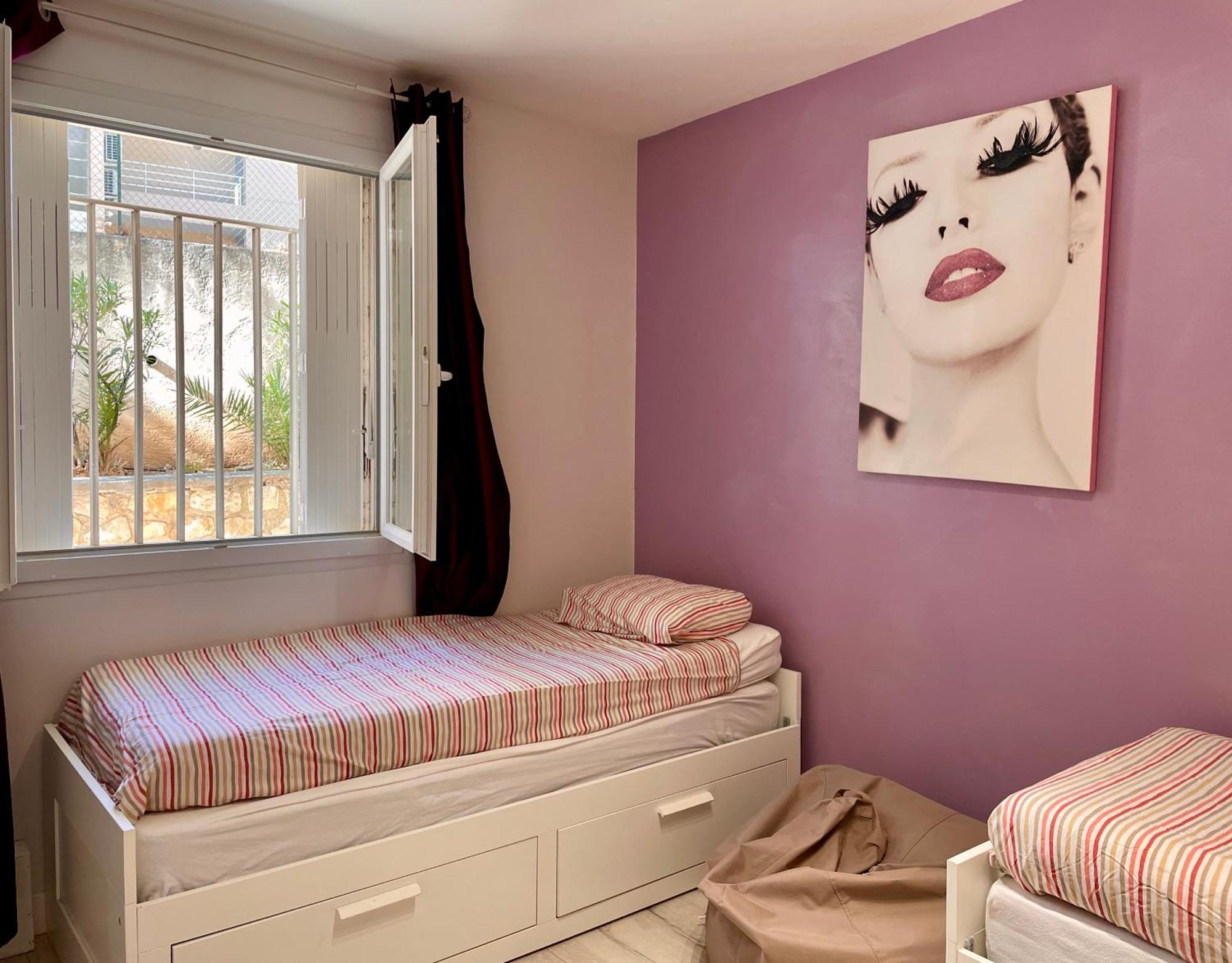 Au Coeur Et Au Calme De Bandol, Parking Et Climatisation Apartment Luaran gambar