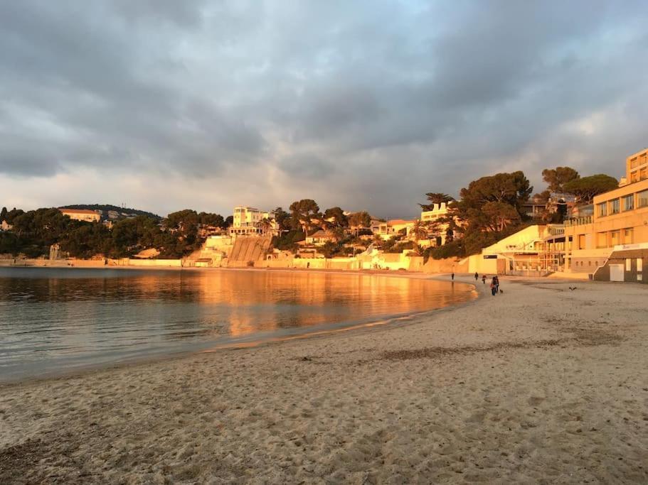 Au Coeur Et Au Calme De Bandol, Parking Et Climatisation Apartment Luaran gambar